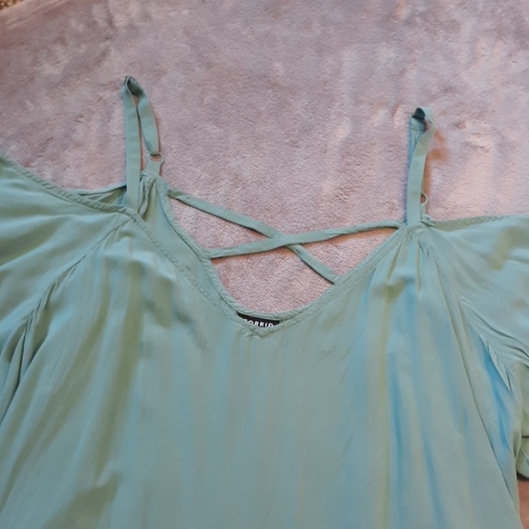 Torrid women's size 3 cold shoulder blouse - Picture 3 of 8